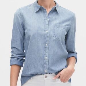 𝅺GAP The Tailored Shirt chambray shirt